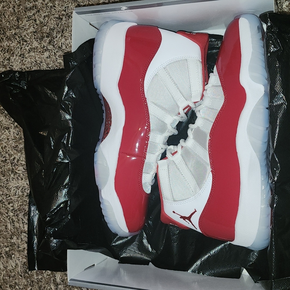 Air Jordan Cherry 11